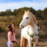 Cavalière des Écuries du Mas déguisée avec son cheval